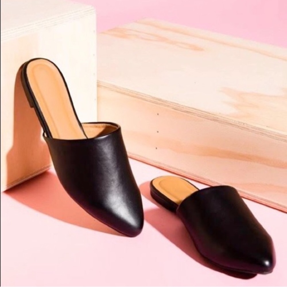 🥰 Coming Soon! Black Mules - Picture 1 of 1